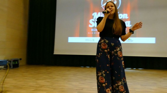 Agata Dyrda na scenie Parku Tradycji