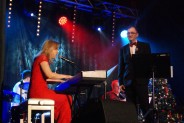 Katarzyna Muller- Wantuła i Bohdan Wantuła na scenie SCK- Bytków podczas nagrywania koncertu on-line