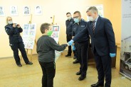"Dbamy o siebie i innych w czasie pandemii", tytuł konkursu plastycznego dla dzieci,…