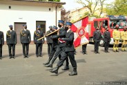 Poczet sztandarowy Komendy Miejskiej PSP w Siemianowicach Śląskich maszeruje przed szeregiem…