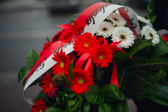 Przedstawiciele władz miasta złożyli kwiaty na Grobie Nieznanego Żołnierza