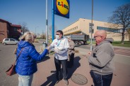 Dzisiaj rozdano pierwszą partię maseczek ochronnych uszytych dla Seniorów w ramach akcji…