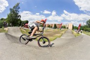 Pokazy efektownej jazdy na pumptracku.
