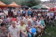 publiczność pod sceną