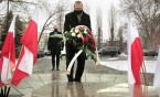 Kwiaty na Grobie Nieznanego Żołnierza