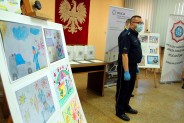 "Dbamy o siebie i innych w czasie pandemii", tytuł konkursu plastycznego dla dzieci,…