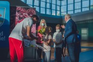 Zastępca Prezydenta Miasta Marta Suchanek-Bijak i Naczelnik Wydziału Kultury i Sportu Krzysztof…