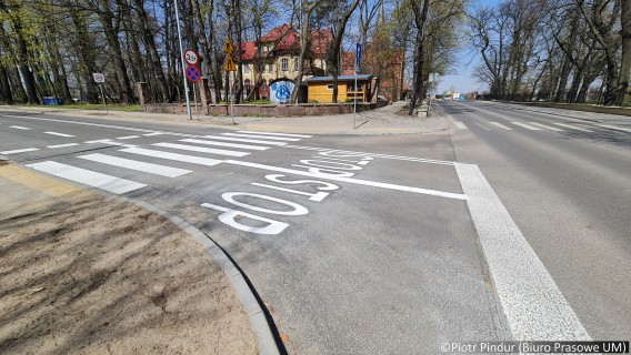 Nowo utworzony prawoskręt i fragment zmodernizowanej ulicy W. Sikorskiego