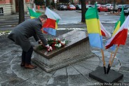 Sekretarz Miasta składa wiązankę kwiatów na Grobie Nieznanego Żołnierza