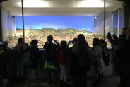 Uczniowie  w Gmachu Głównym Muzeum Narodowego w Krakowie