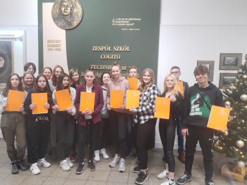 Młodzież z certyfikatami