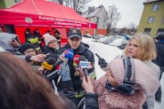 Pokaz siemianowickich strażaków przyciągnął pierwszych sześćdziesięciu wolontariuszy, uczniów…
