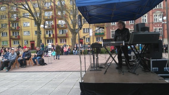 Józef Skrzek na Rynku Miejskim