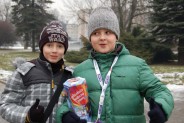 Uczniowie i absolwenci Szkoły Podstawowej nr 13 zbierają datki podczas 24 Finału WOŚP