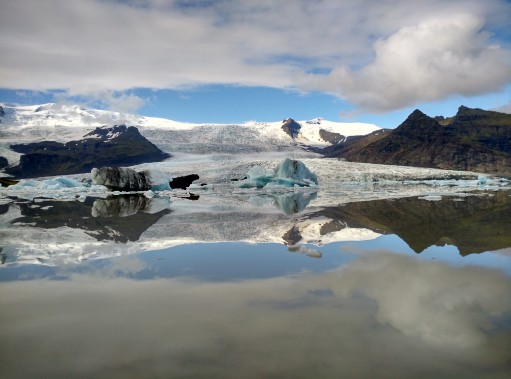 Fjallsárlón - widok na zatokę lodowcową i język lodowca, południowo-wschodnia Islandia