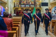 Siemianowicka Straż Miejska ze swoim sztandarem w kościele pw. św. Antoniego Padewskiego.