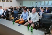 Uczestnicy spotkania w dużej sali ratusza
