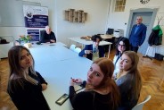 Spotkanie grupy projektowej z mentorem CEO Januszem Żmijskim w ramach Laboratorium Szkolnej…
