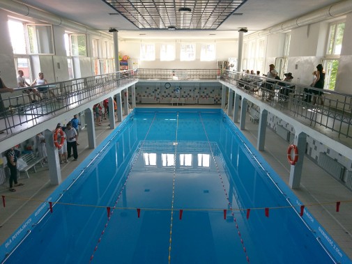 Zawody Retroswim na siemianowickiej Pływalni Miejskiej