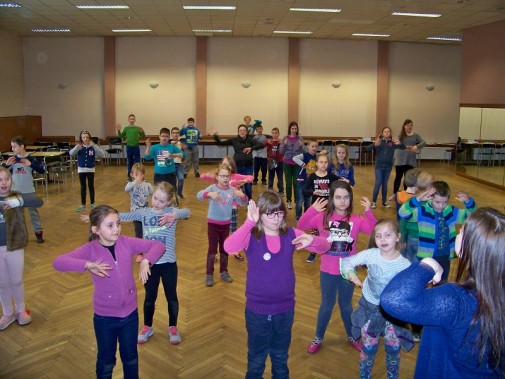 Gry i zabawy ruchowe