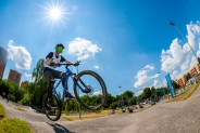 Uczestnicy zawodów na Pumptracku