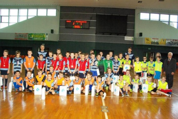 Uczestnicy III Wielkanocnego Turnieju Piłkarskiego SSM