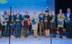 Dziewiętnastu Super Belfrów