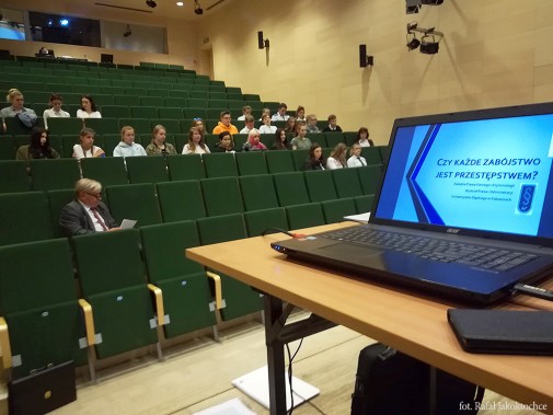 Dzień z Prawem - prawo karne straszy czy ostrzega konferencja warsztatowa dla młodzieży…