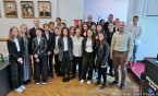 Młodzi siemianowiccy sportowcy w miejskim ratuszu