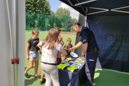 Policjanci prowadzący konkurs podczas Siemianowickich Sportowych Sobót z AZS UŚ Katowice