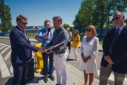 Od Lewej: Marek Waszkiewicz, Prezes Zarządu Przedsiębiorstwa Budowy Dróg DROGOPOL-ZW Sp. z o.o.,…