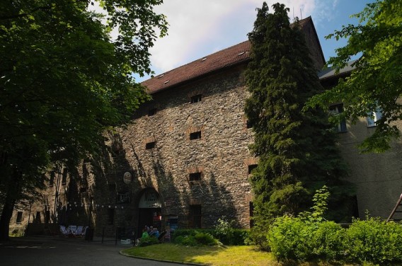 Grafika: Przedstawia zdjęcie Muzeum Miejskiego w Siemianowicach Śląskich
