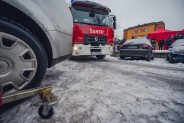 Pokaz siemianowickich strażaków przyciągnął pierwszych sześćdziesięciu wolontariuszy, uczniów…