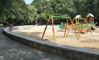 Nowy plac zabaw nabiera kształtów