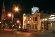Willa Fitznera nocą