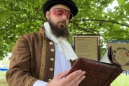 Aktor odgrywający rolę Jana Śniadeckiego na Osiedlu Młodych