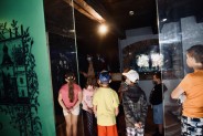 Przedstawiają grupę zwiedzająca Muzeum Miejskie w Siemianowicach Śląskich
