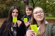 Dziewczyny z identyfikatorami