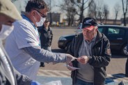 Dzisiaj rozdano pierwszą partię maseczek ochronnych uszytych dla Seniorów w ramach akcji…