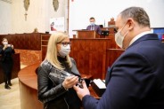 Odbiór nagrody przez panią Wicedyrektor