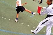 Kopniecie w deske sportowa Taekwondo