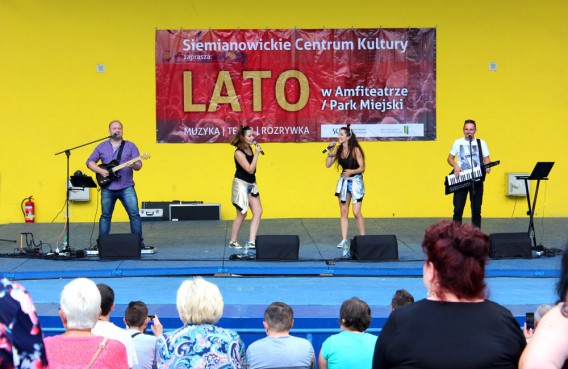 Zespół Disco Polo Show rozgrzewał dzisiaj publiczność Amfiteatru