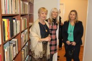 Anna Zasada-Chorab, Małgorzata Pichen i Wiesława Szlachta w gabiniecie z księgozbiorem Antoniego…