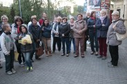 Grupa zwiedzających przed SCK-Bytków