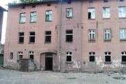 Zimą 2006/06 przekazano najemcom mieszkania socjalne przy Matejki 3a. Składają się nań:…