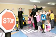 Strażniczki Miejskie prowadzą zajęcia wśród przedszkolaków, dotyczące profilaktyki…