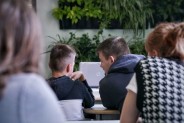 Wykład Łukasza Lamży na temat najnowszych technologii, testów i badań robotów humanoidalnych