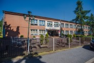 Wejście główne do budynku ZSTiO Meritum