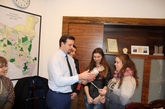 Gimnazjaliści z G# zwiedzają ratusz 15 fotografii