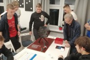 Szkolna pracownia mechaniczna.